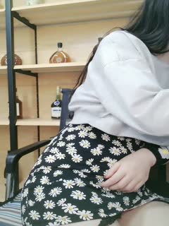 112SVVRT-012 素人バラエティ 耐えたら賞金！ダメならデカマラ即ハメ！女子大生ガニ股顔面騎乗クンニチャレンジ！